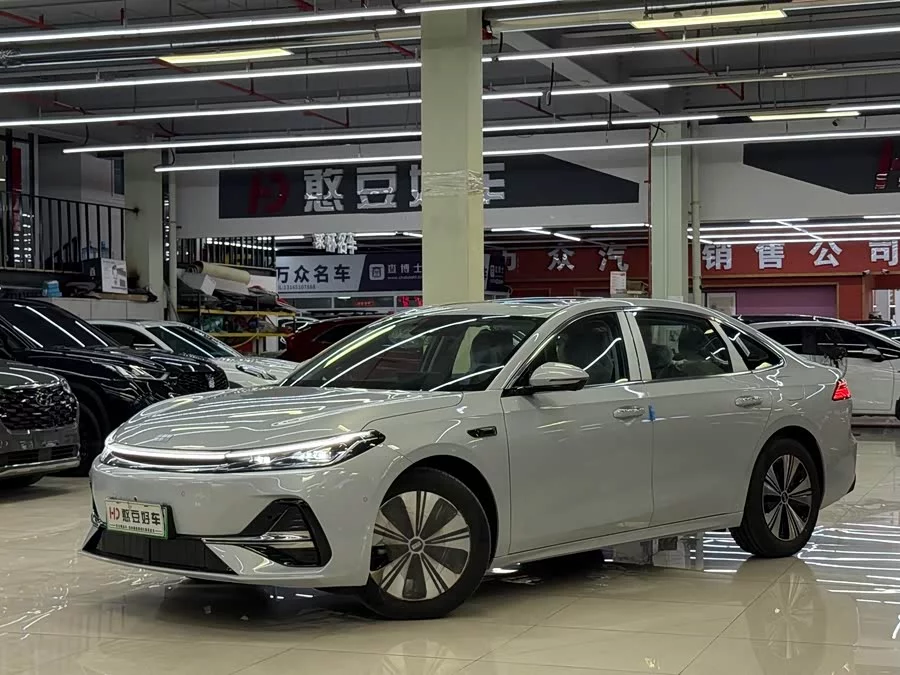 Geely Galaxy A7 EM