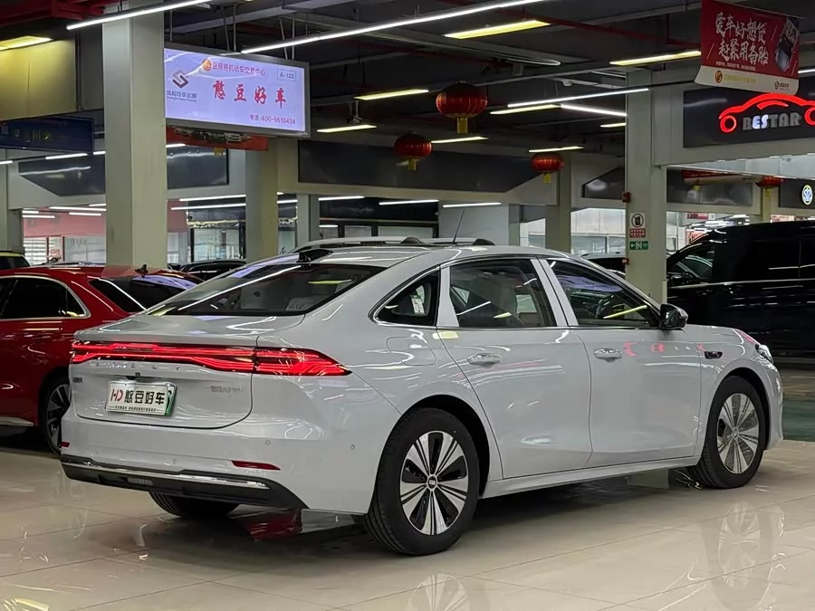 Geely Galaxy A7 EM