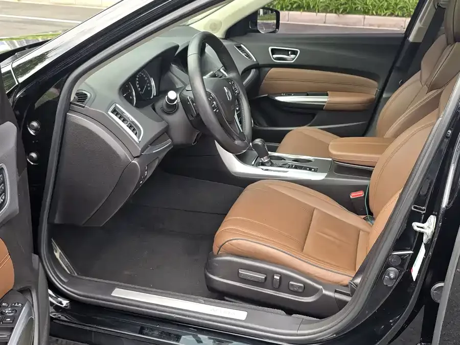 Acura TLX-L
