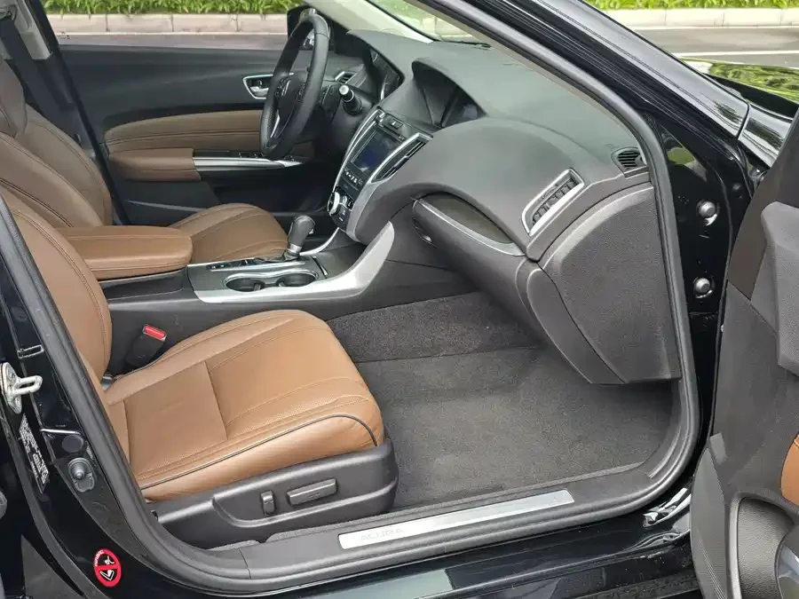 Acura TLX-L