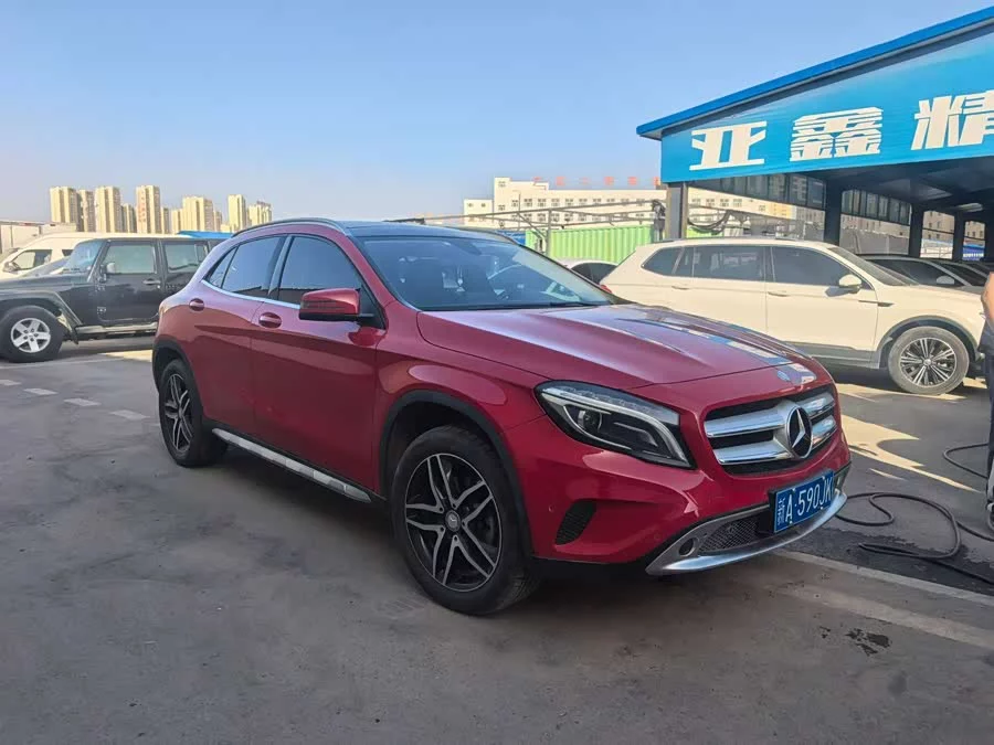 Mercedes Benz GLA