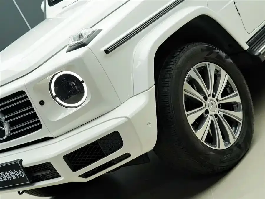 Mercedes Benz G-rated