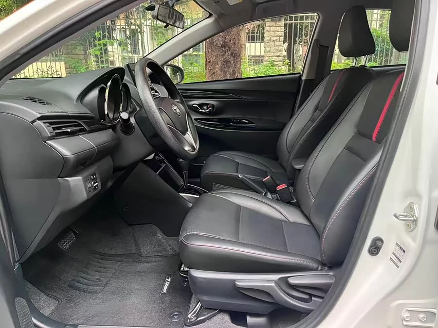 Toyota YARiS L