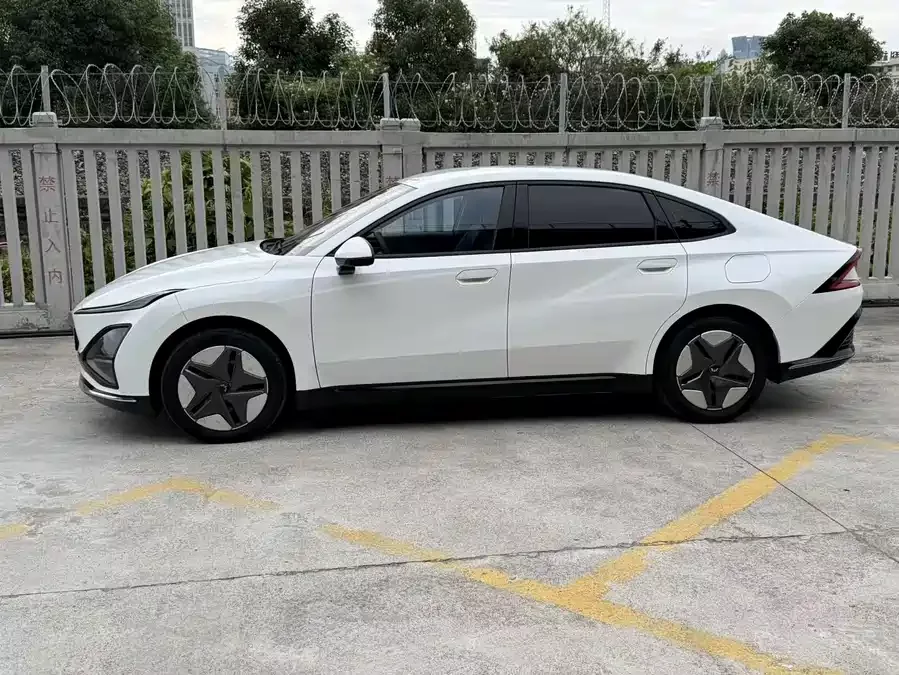 Wuling Starlight