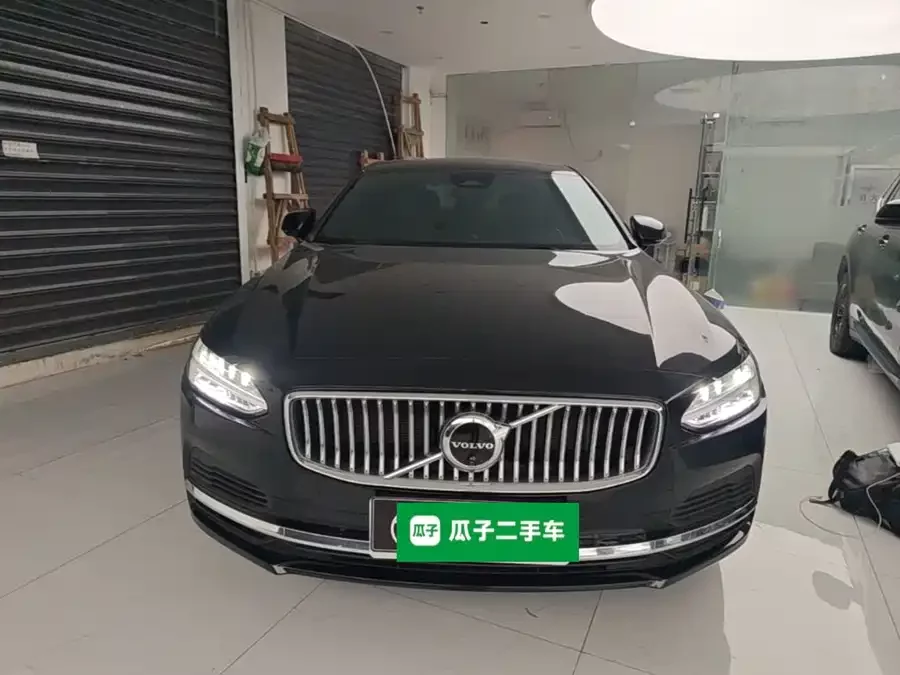 Volvo S90 plug-in hybrid