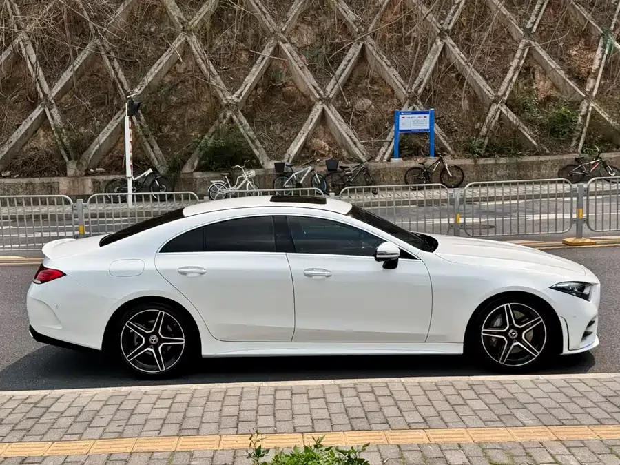 Mercedes Benz CLS