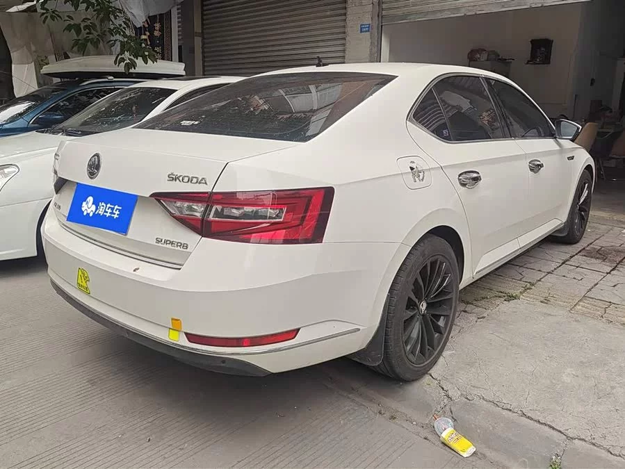 Skoda SuperB