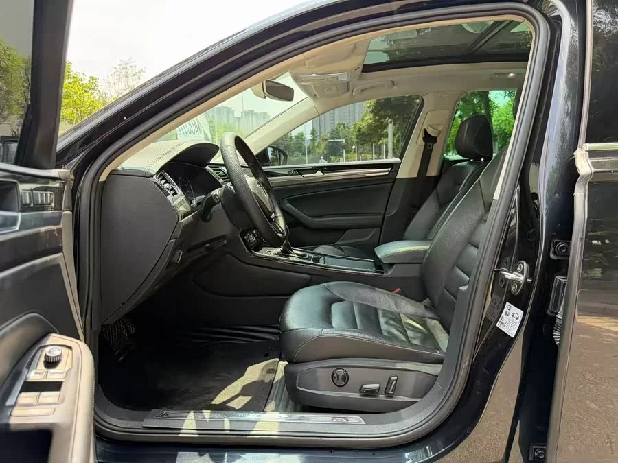 Volkswagen Phaeton / Phideon
