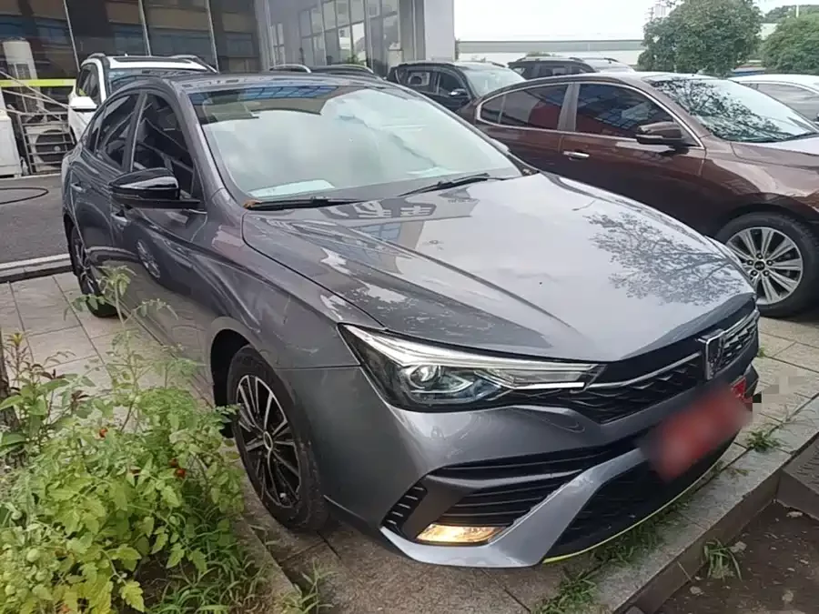 Roewe i5