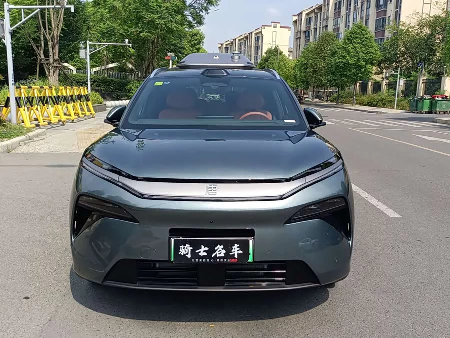 BYD Tang L