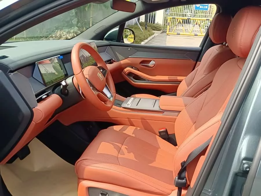 BYD Tang L