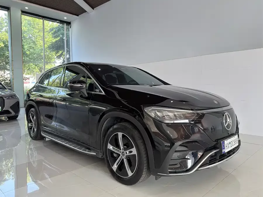 Mercedes Benz EQE SUV