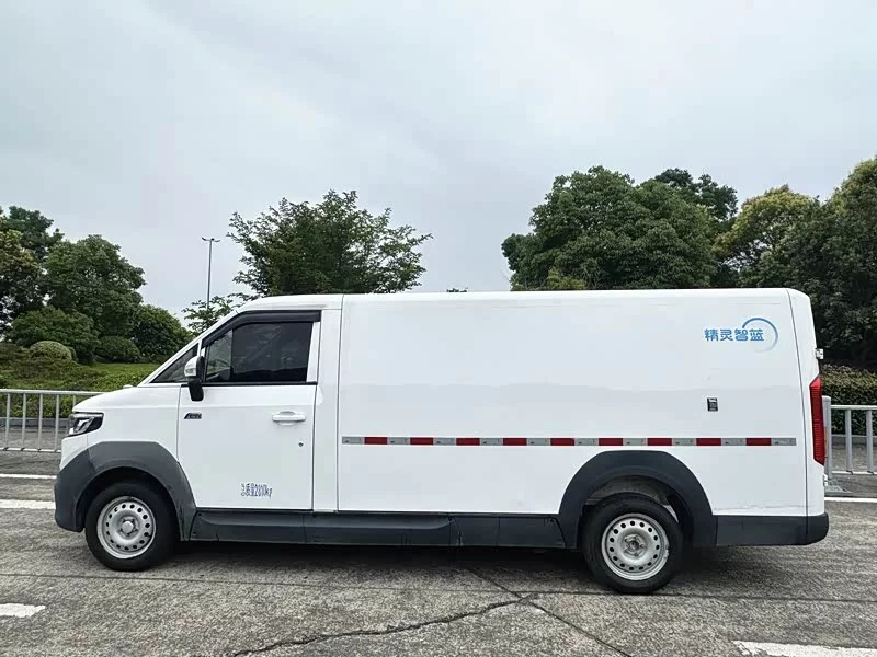 Foton Smurf E7
