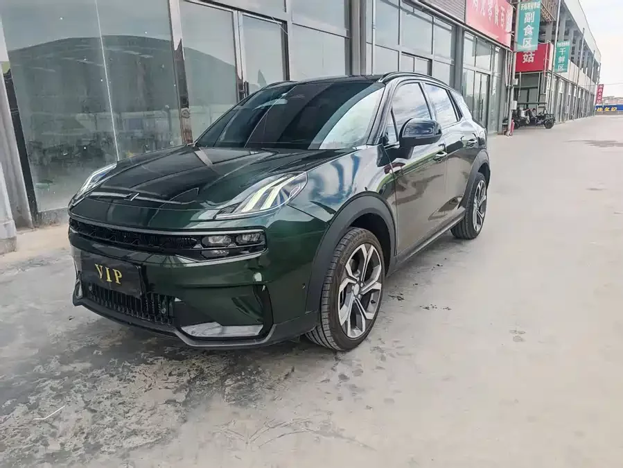 Lynk & Co 06