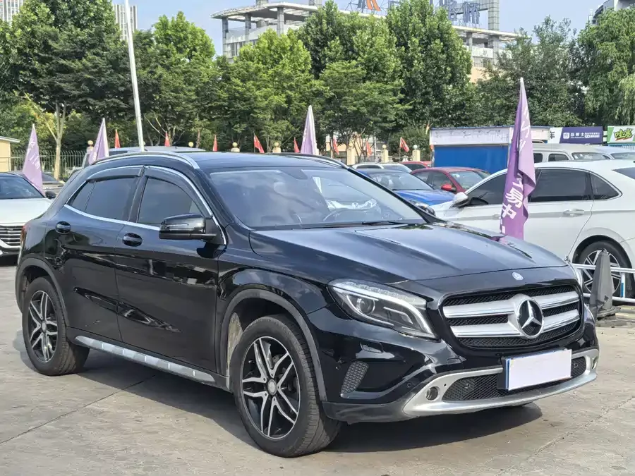 Mercedes Benz GLA