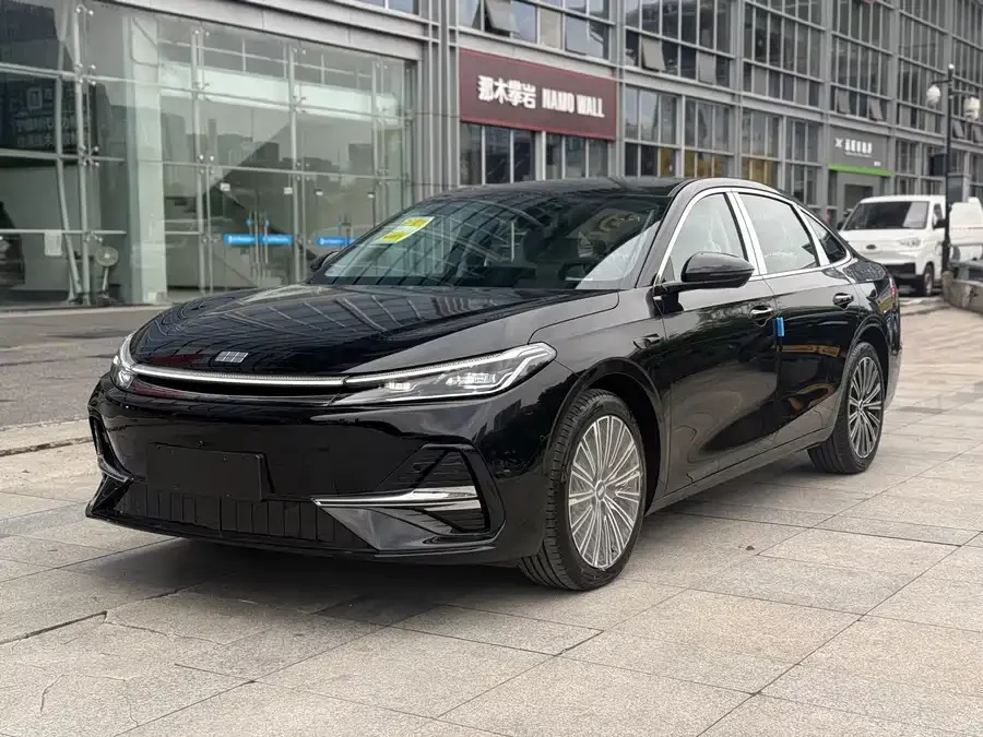 Geely Galaxy A7 EM