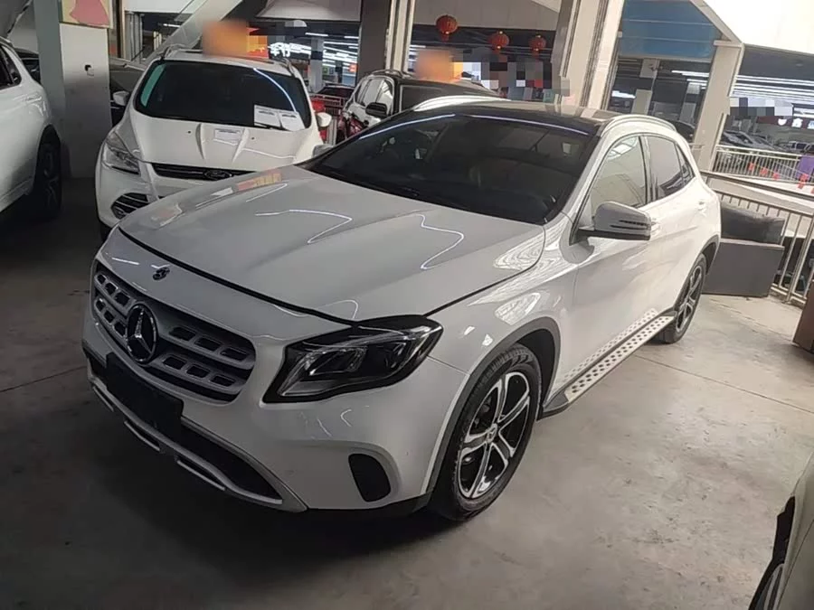 Mercedes Benz GLA