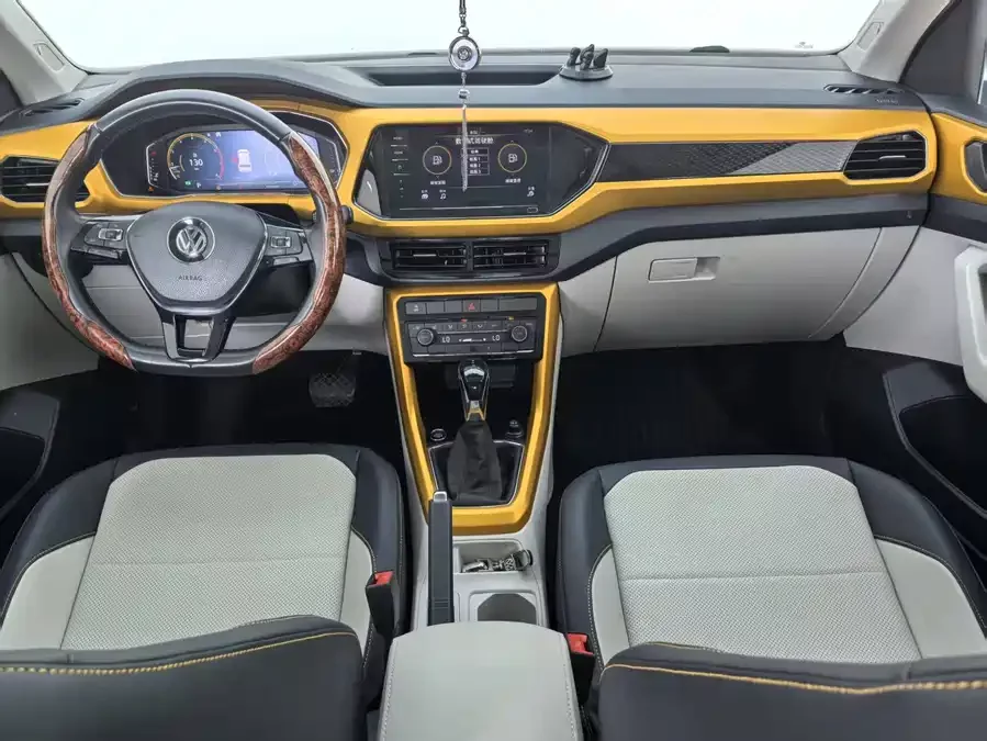 Volkswagen T-Cross (Tukai)