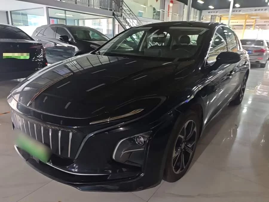 Hongqi E-QM5