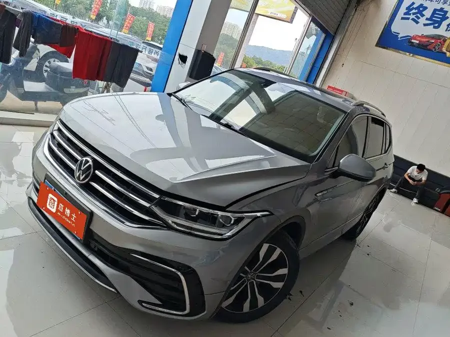Volkswagen Tiguan L