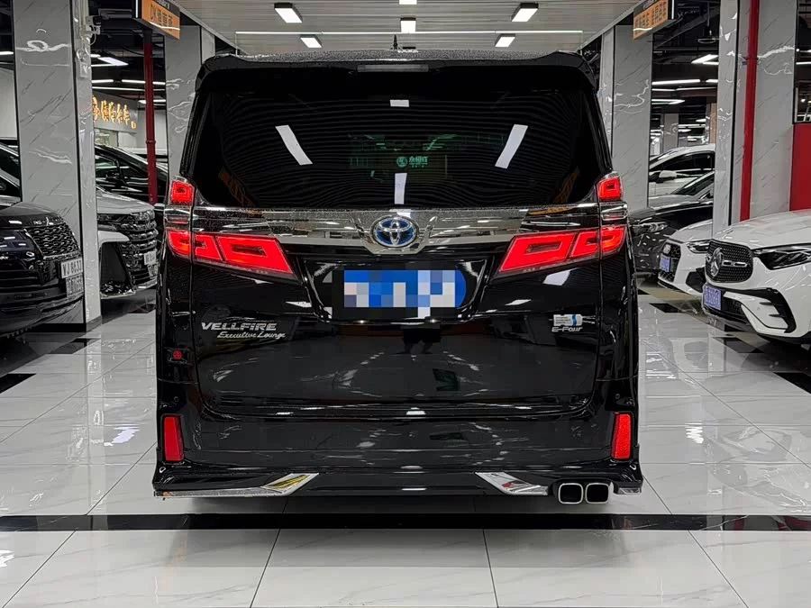 Toyota Crown Vellfire
