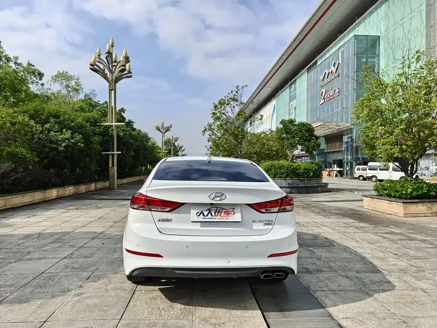 Hyundai elantra