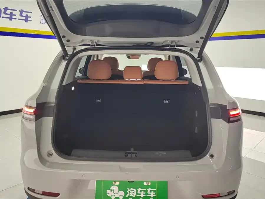 Leapmotor C10