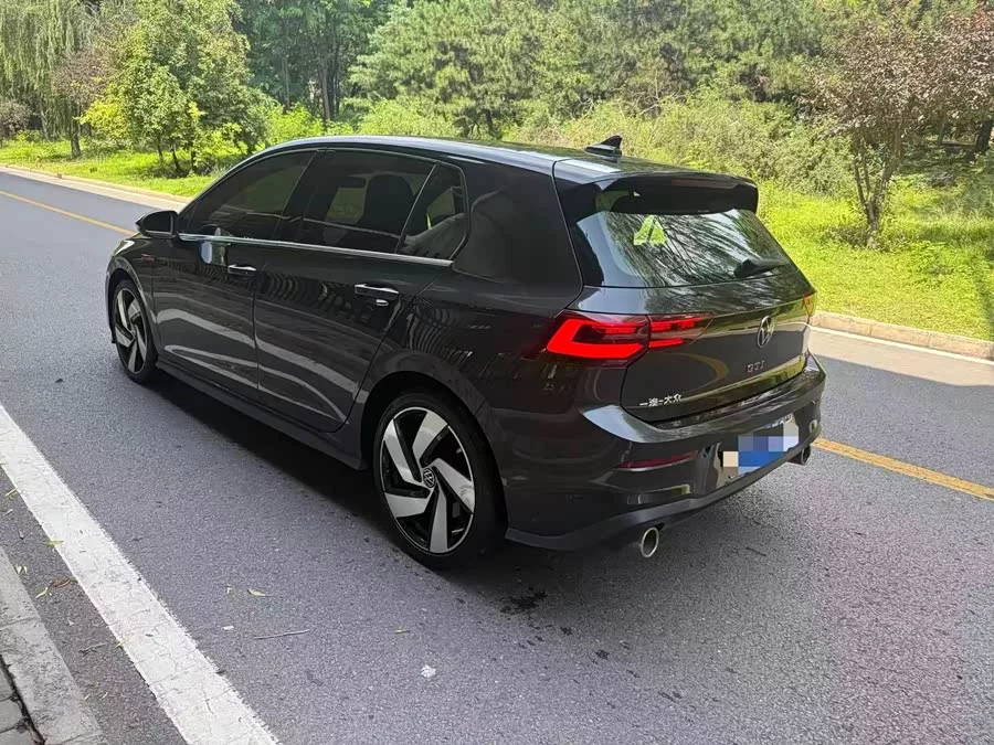 Volkswagen Golf GTI