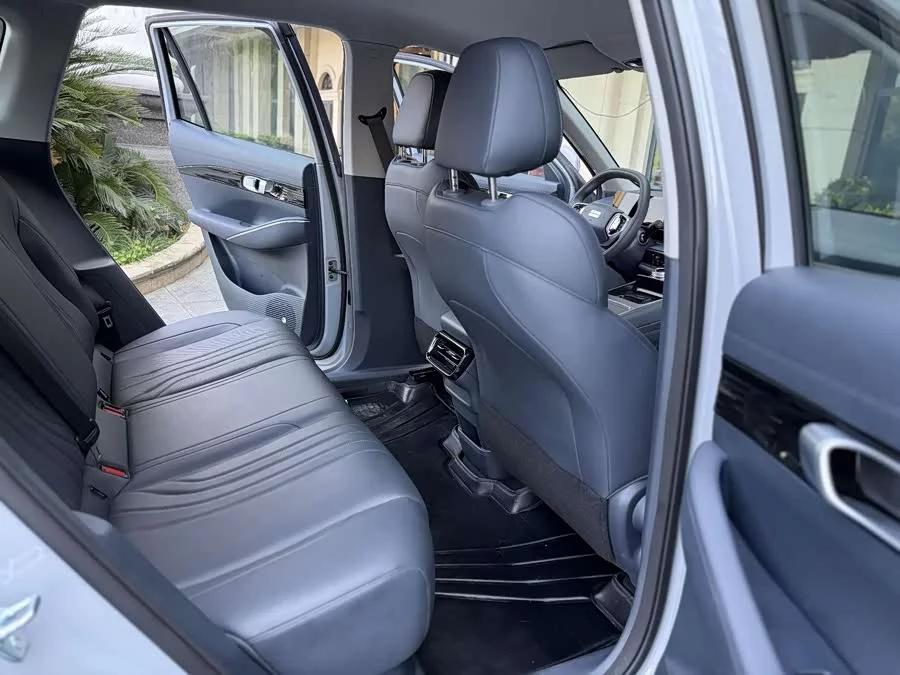 Geely Galaxy E5