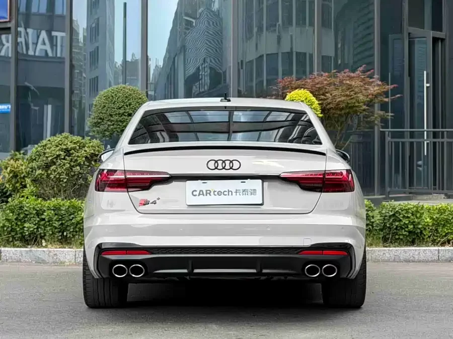 Audi S4