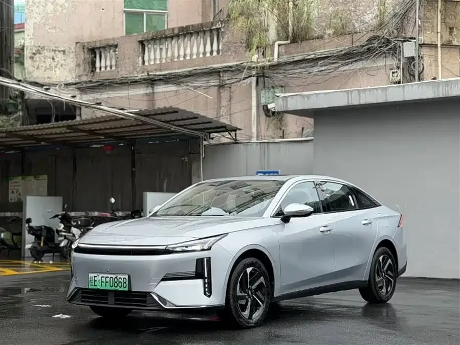 Geely Galaxy L6