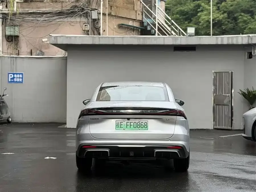 Geely Galaxy L6