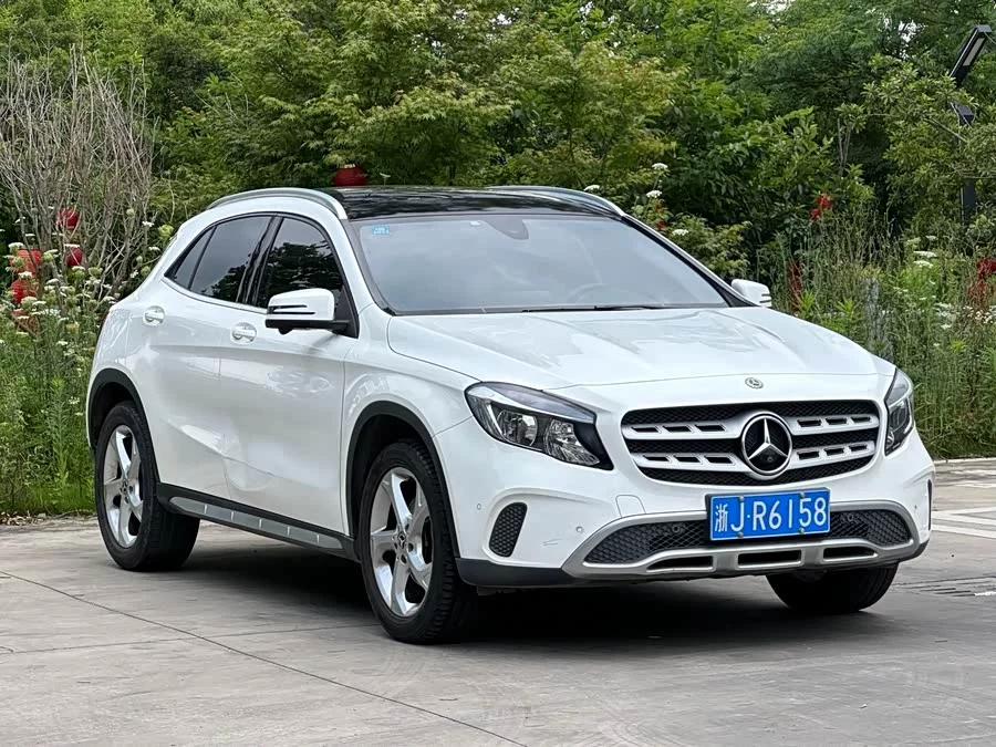 Mercedes Benz GLA