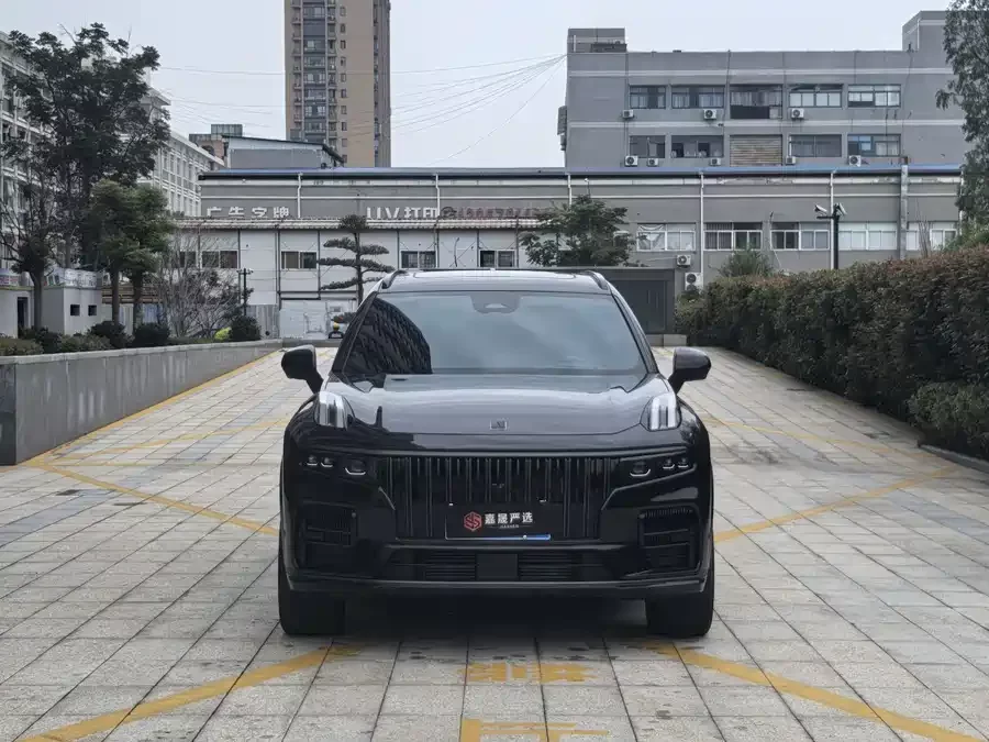 Lynk & Co 09