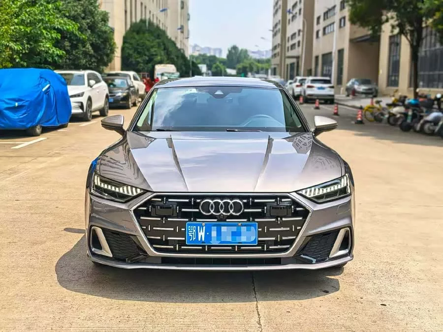 Audi A7L
