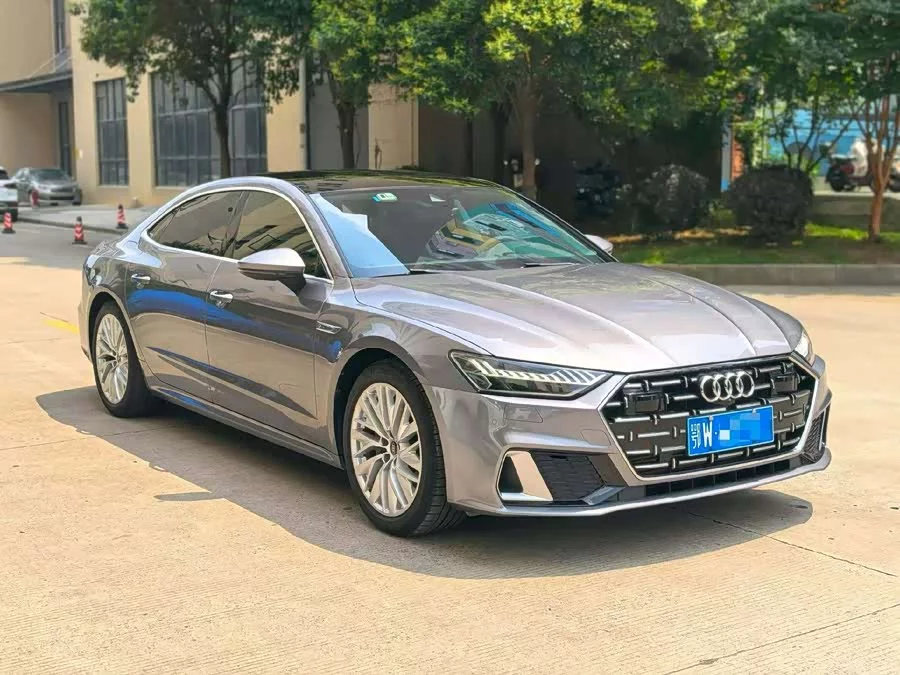 Audi A7L