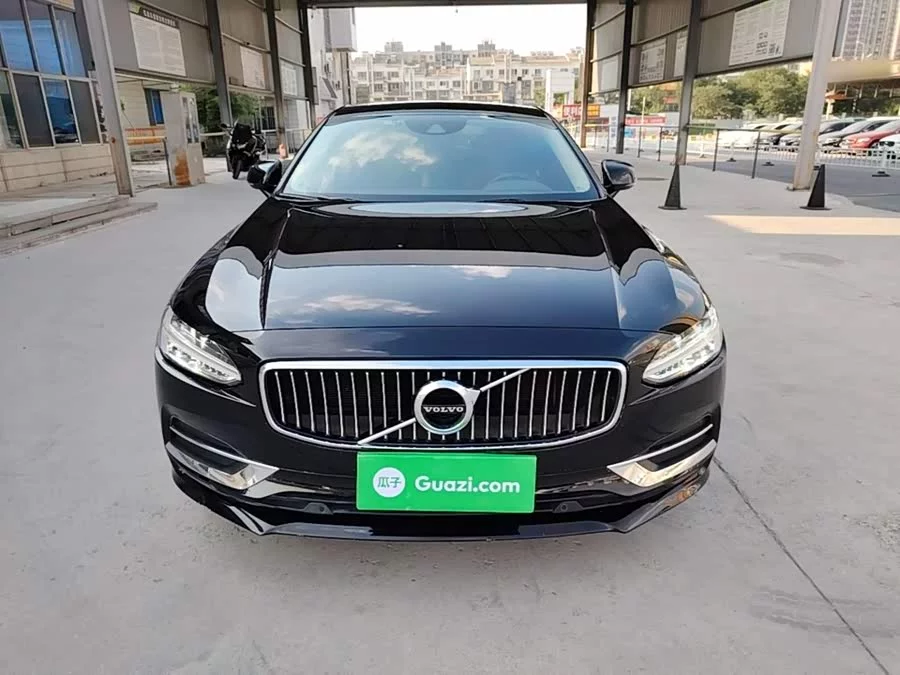 Volvo S90