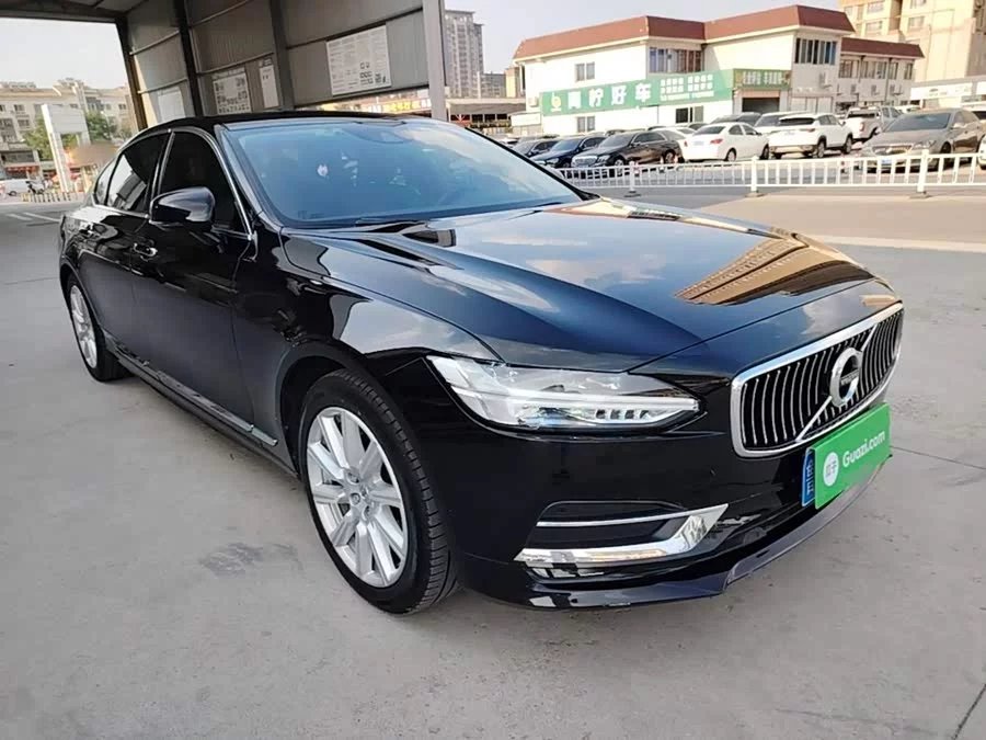 Volvo S90