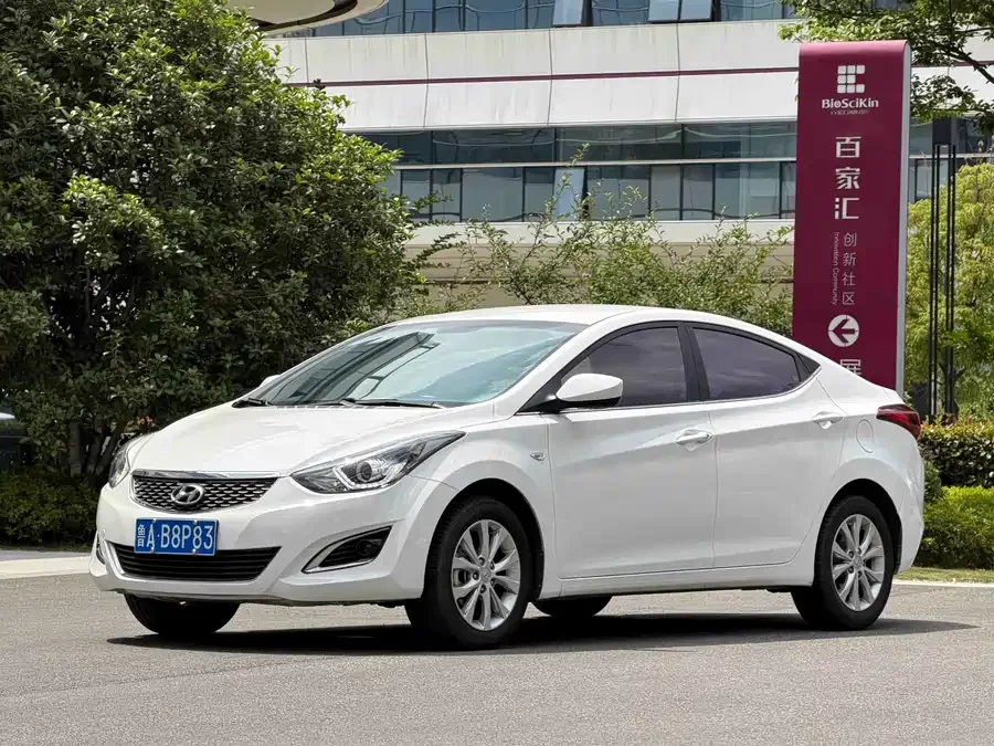 Hyundai Elantra