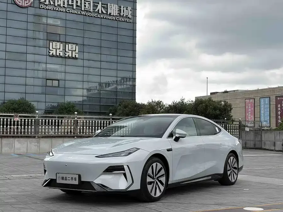 Geely Galaxy E8