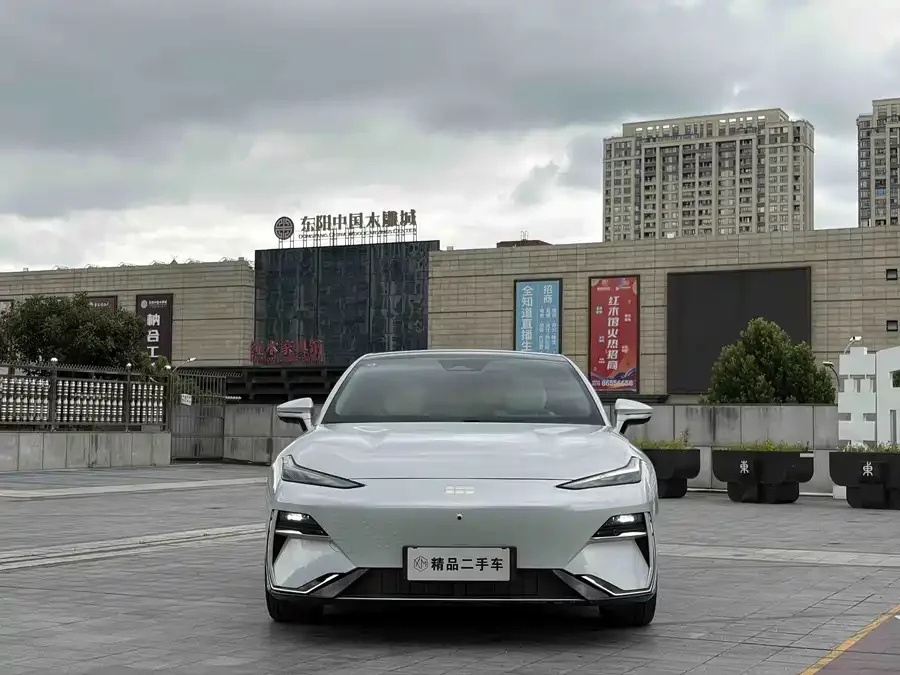 Geely Galaxy E8