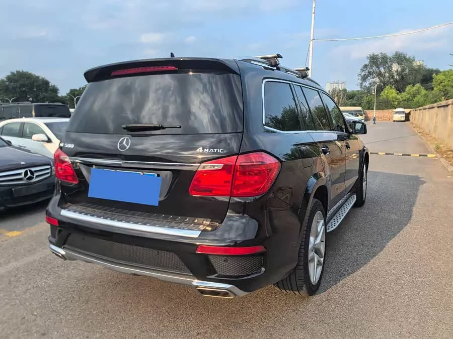 Mercedes Benz GL-Class