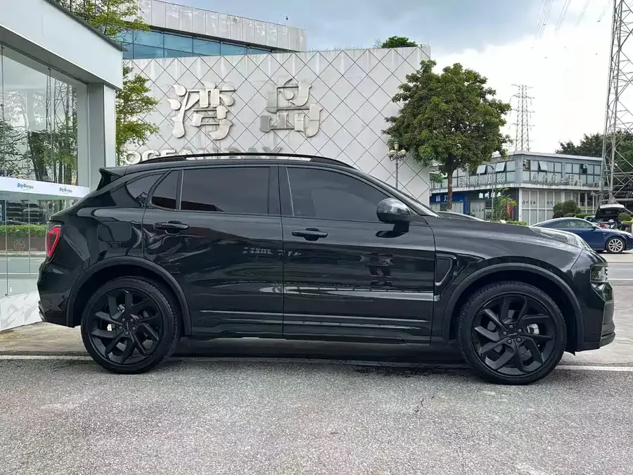 Lynk & Co 01