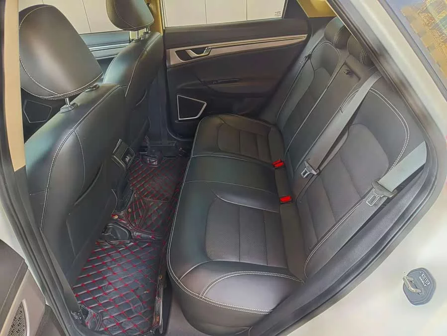Geely Emgrand GS