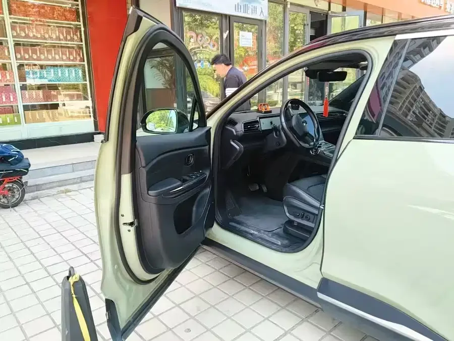 NIO ES6