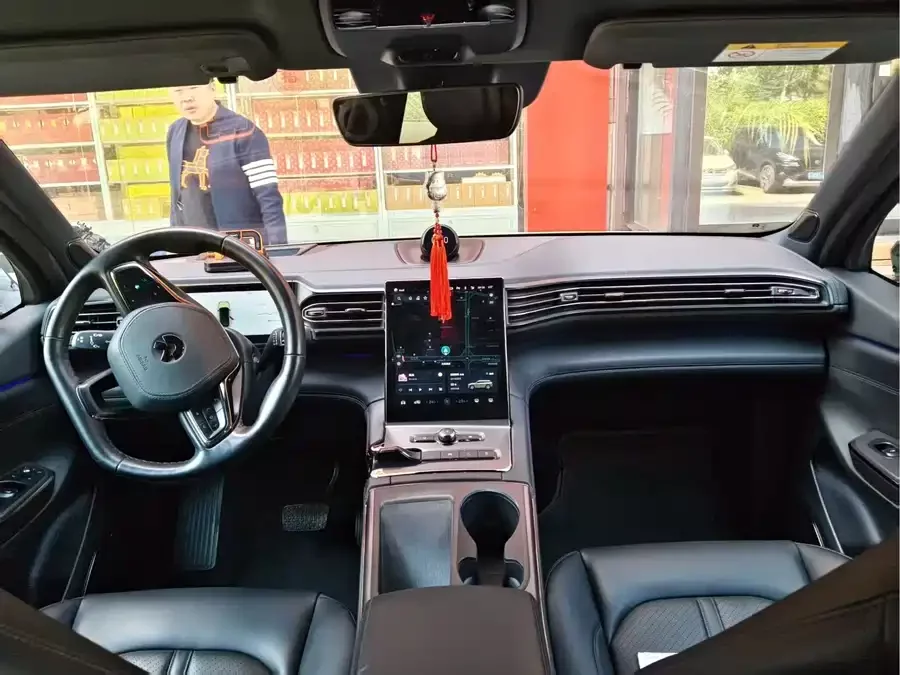 NIO ES6