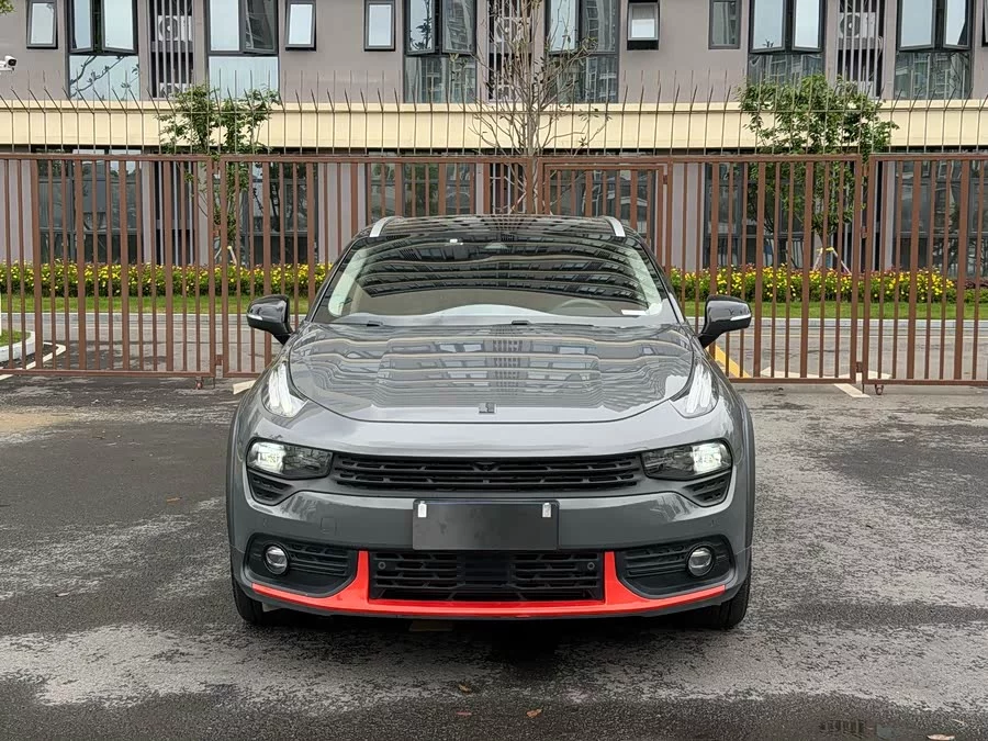 Lynk & Co 02
