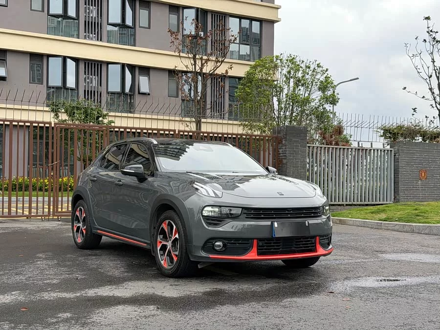 Lynk & Co 02