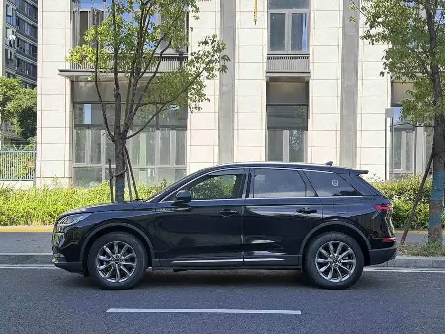 Lincoln Adventurer