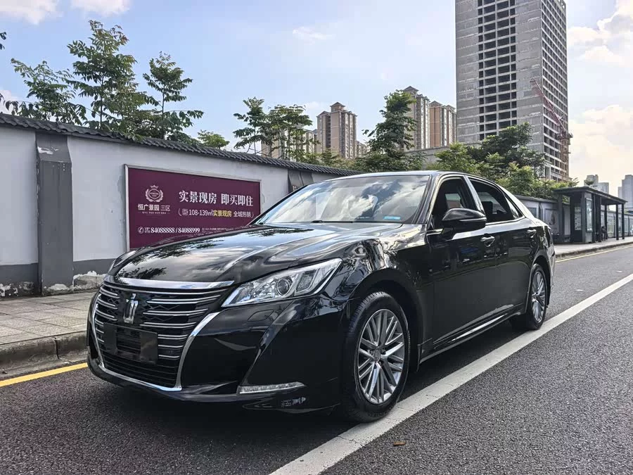 Toyota crown